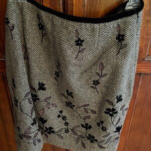 Ann Taylor Gray and Black Embellished Pencil Skirt. Velvet piping